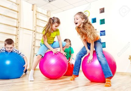 Christmas Activity Camp for Kids aged 6-12 in SUNNY STUDIO