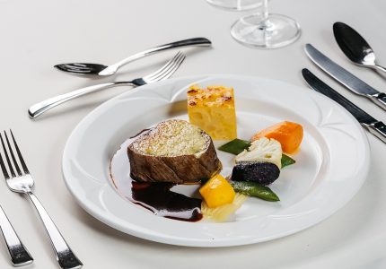 GRAND HOTEL UNION: A MENU FOR EVERYONE, NOT JUST FOR THOSE IN LOVE
