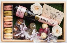 Nina & Valentin, designed floral gifts