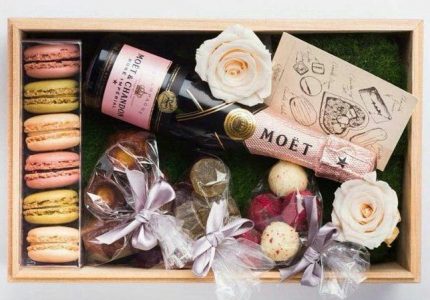 Nina & Valentin, designed floral gifts