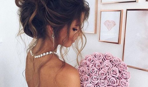 Send flowers to honor an inspiring and strong woman in your life
